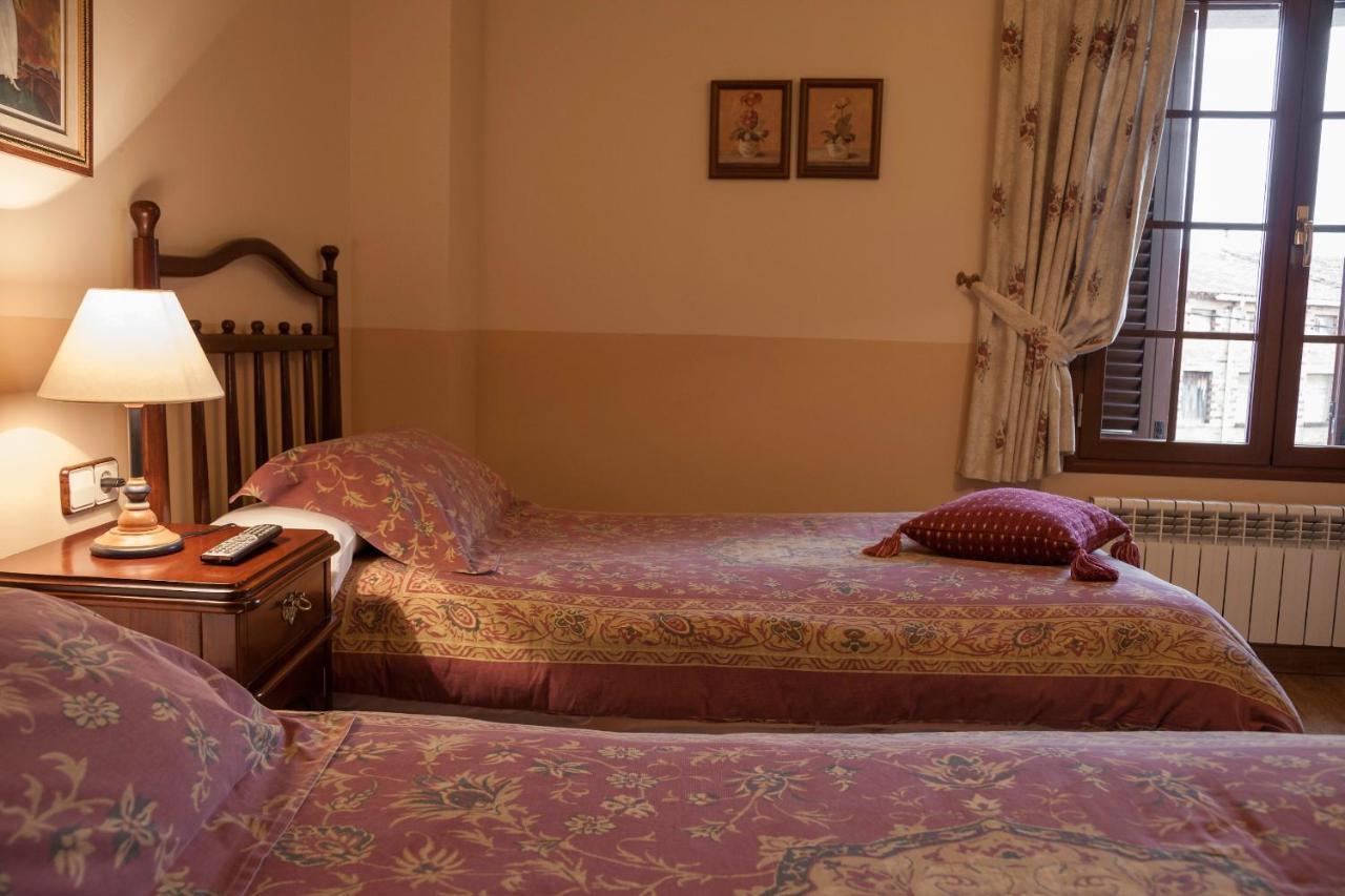La Casa Del Maestro Guest House Tardelcuende Екстериор снимка